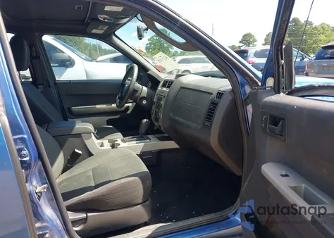 2010 Ford Escape Xlt z USA, uszkodzony, nr VIN 1FMCU0D77AKC47784